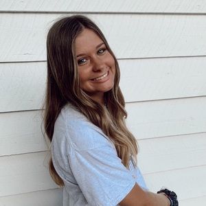 Meet your Posher, Caroline